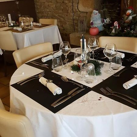 Hotel La Croix Blanche Pluvigner Zewnętrze zdjęcie